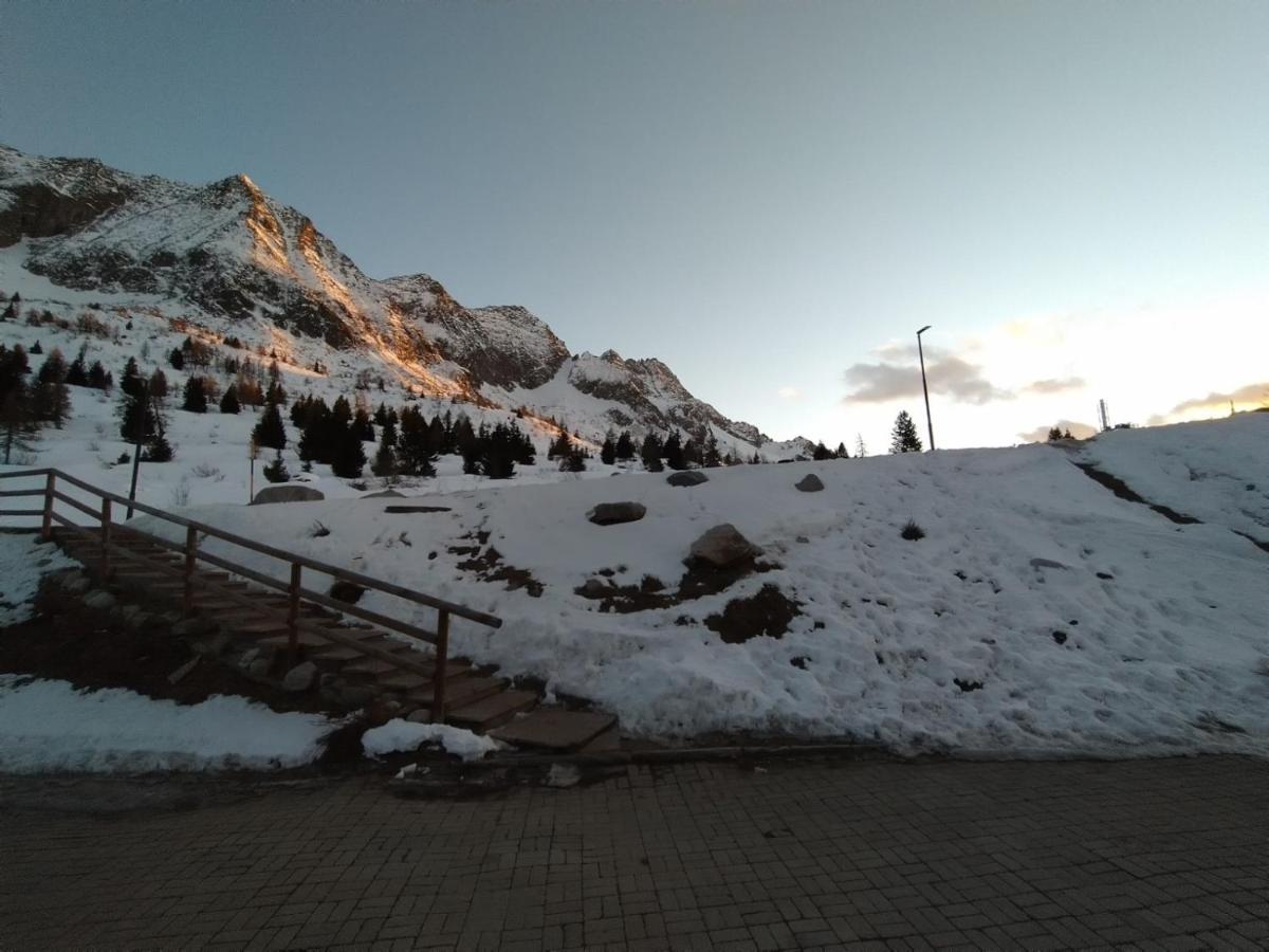 Appartamento Vacanze Graynite-High Altitude Passo del Tonale Esterno foto